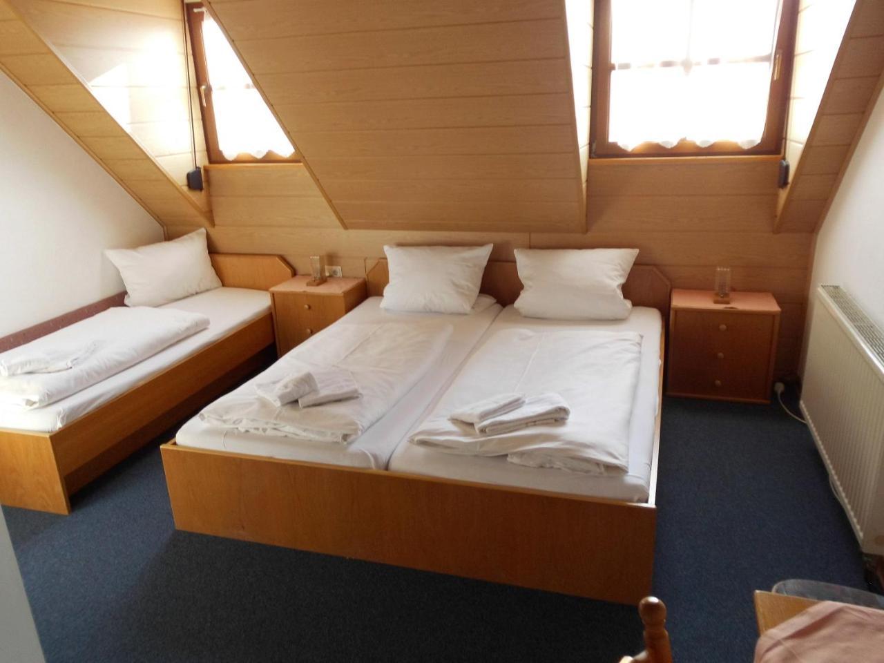 Landgasthof Zum Hirschen Hafenlohr Exteriör bild